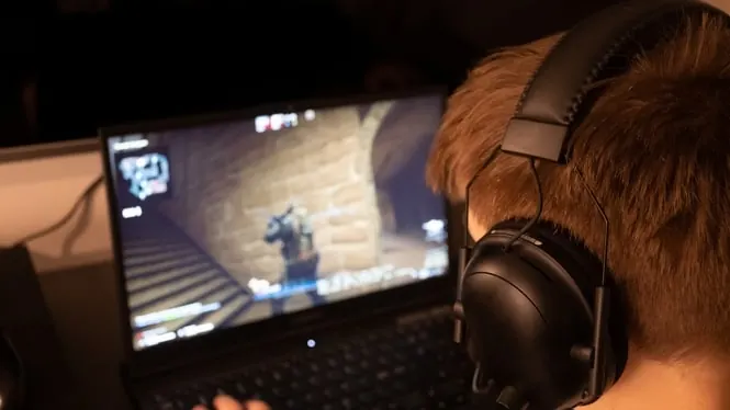 buying cs go skins